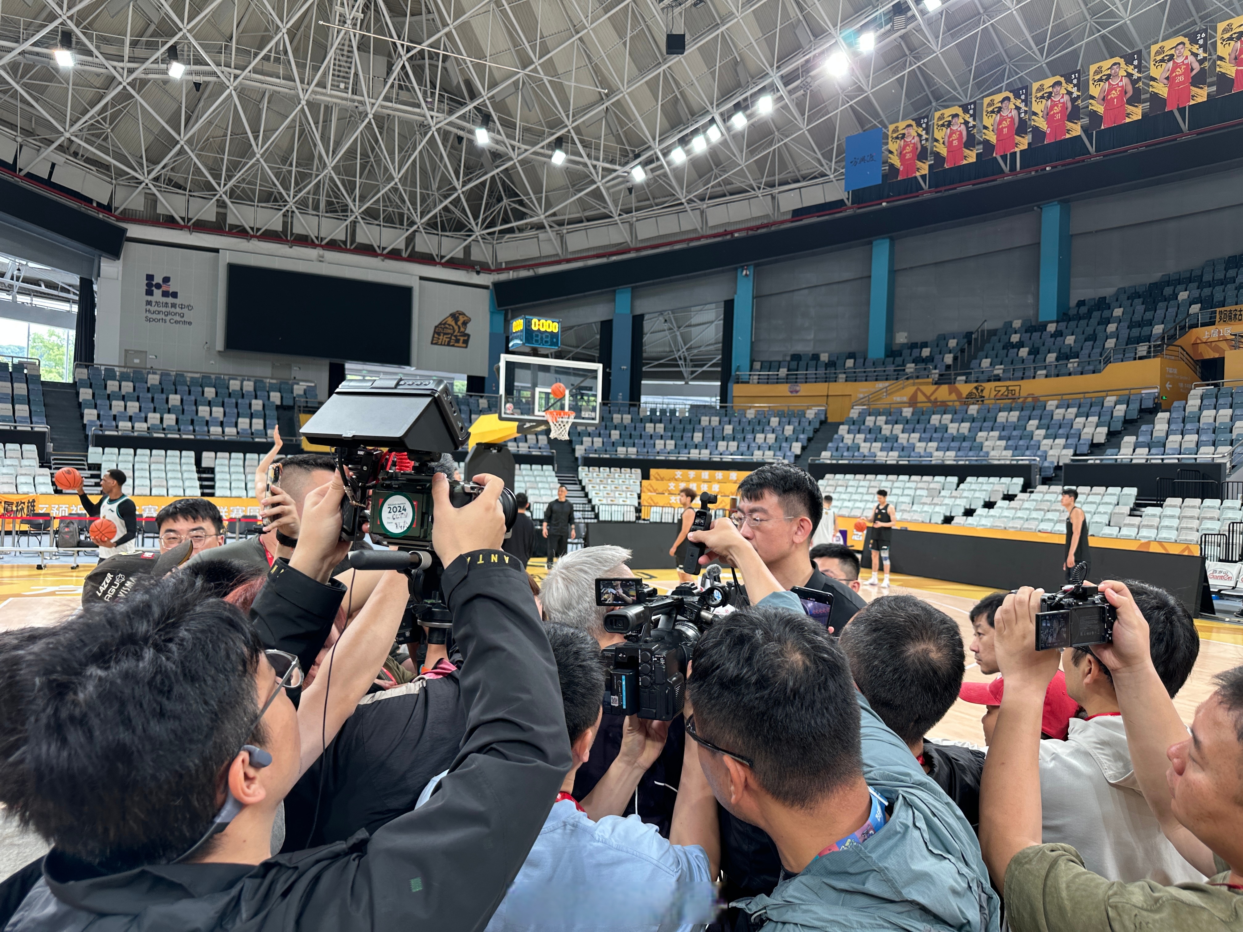 cba现场直播哪里可以看_(cba直播哪里可以看到)  第2张