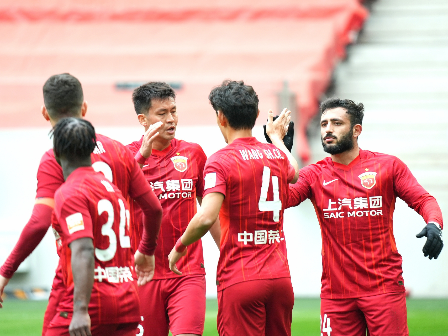 今日上海上港足球比赛_(今天足球上海上港哪有直播?)  第2张