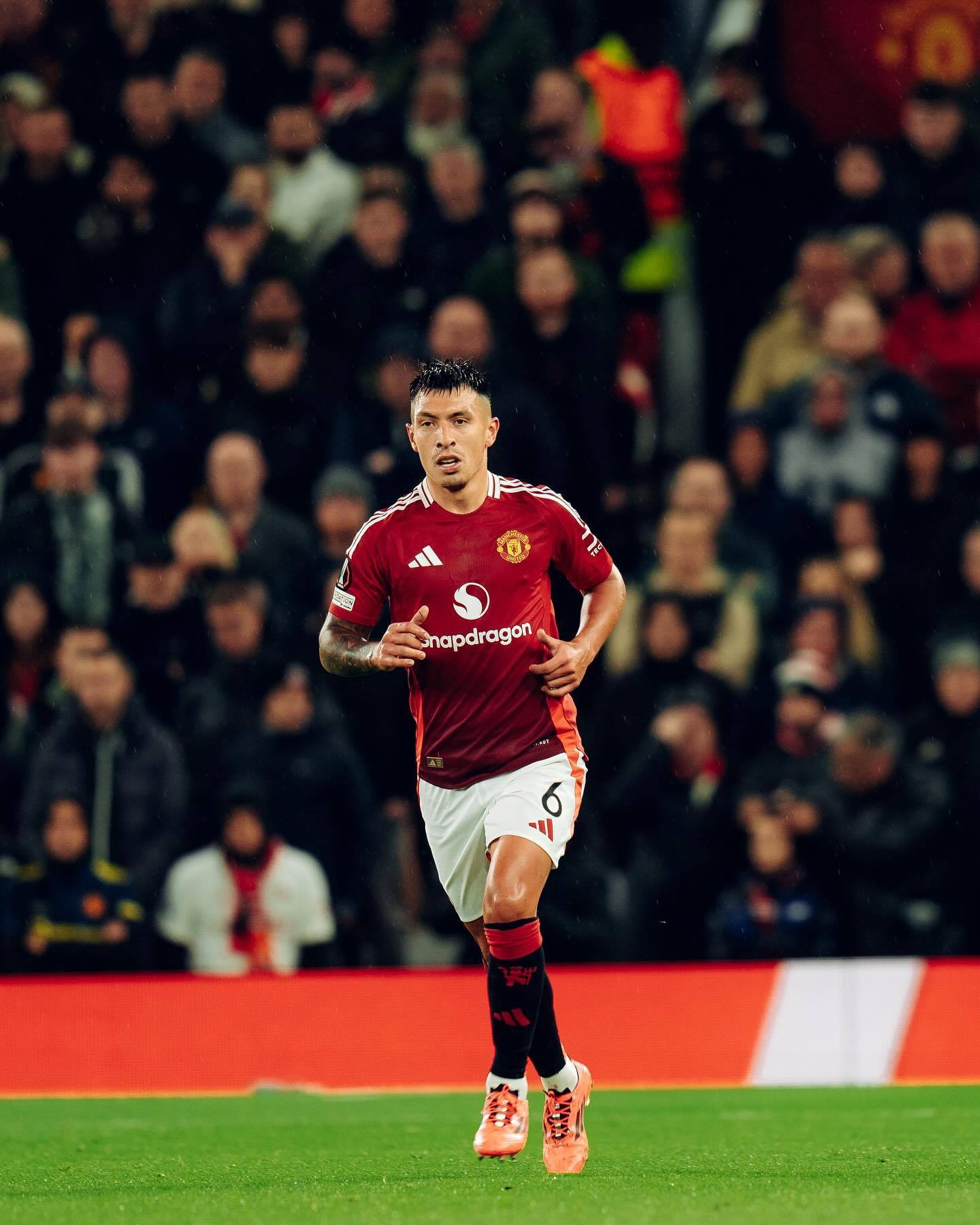 关于英超曼联2-0阿斯顿维拉埃里克森点射大马丁染红的信息  第2张