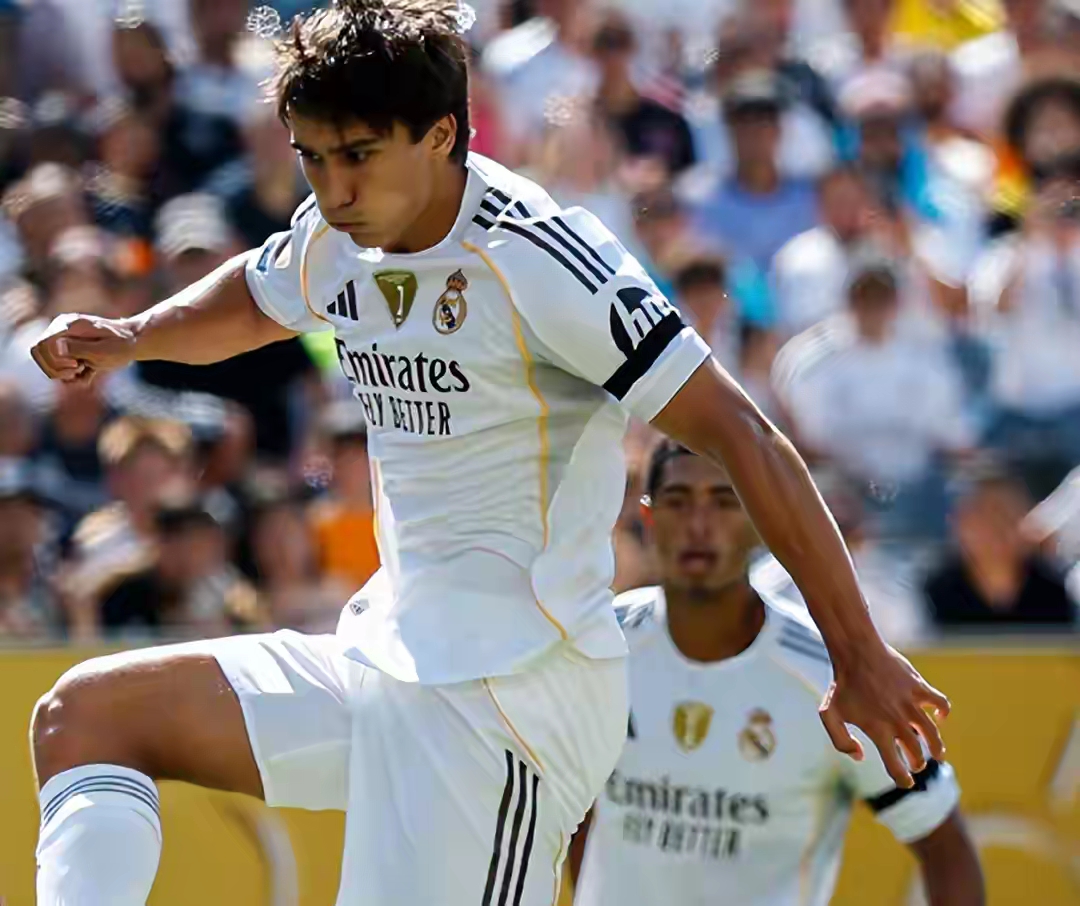 关于曝皇马签下16岁小将乌扎内将代表青训队的信息  第2张