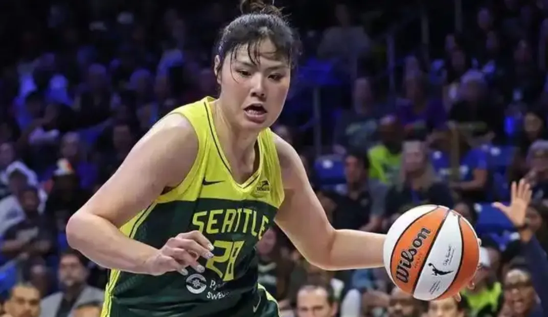 李月汝申请交易原因曝光出场时间遭限制的简单介绍 第1张 李月汝申请交易原因曝光出场时间遭限制的简单介绍 第1张