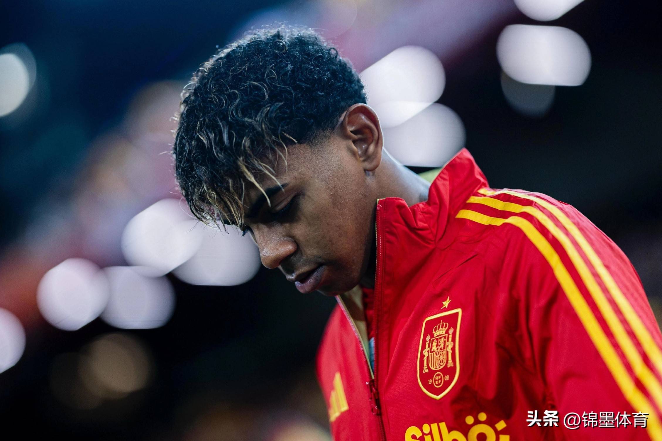 关于博格巴支持登贝莱获得金球奖本赛季表现无可挑剔的信息 第2张 关于博格巴支持登贝莱获得金球奖本赛季表现无可挑剔的信息 第2张