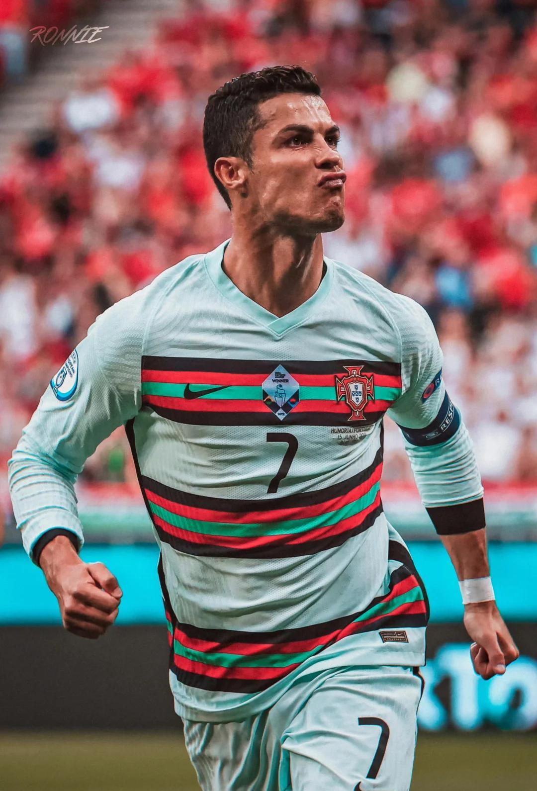 关于C罗以39球成为世预赛射手王已经年满40岁的信息