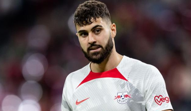 包含格瓦迪奥尔当选曼城赛季最佳本赛季在攻防两端发挥出色的词条 第2张 包含格瓦迪奥尔当选曼城赛季最佳本赛季在攻防两端发挥出色的词条 第2张