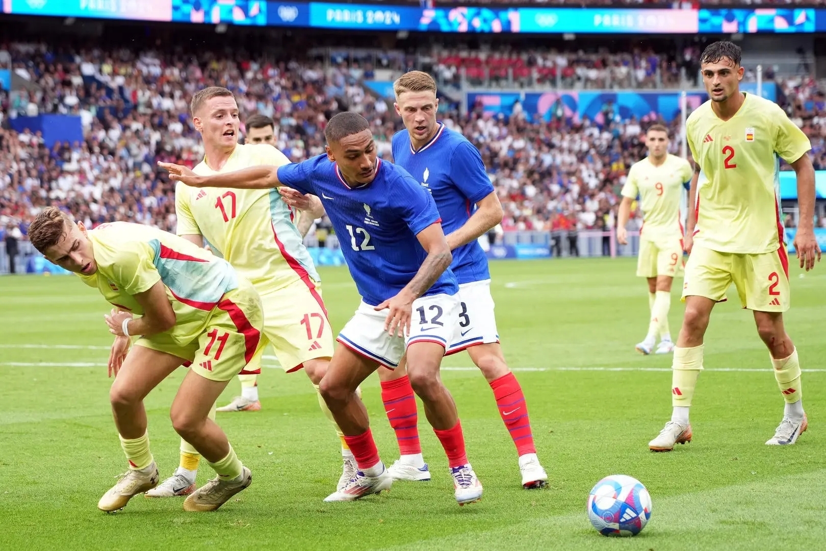 关于阿根廷男足国家队在西班牙训练吸引两万多名观众的信息 第1张 关于阿根廷男足国家队在西班牙训练吸引两万多名观众的信息 第1张