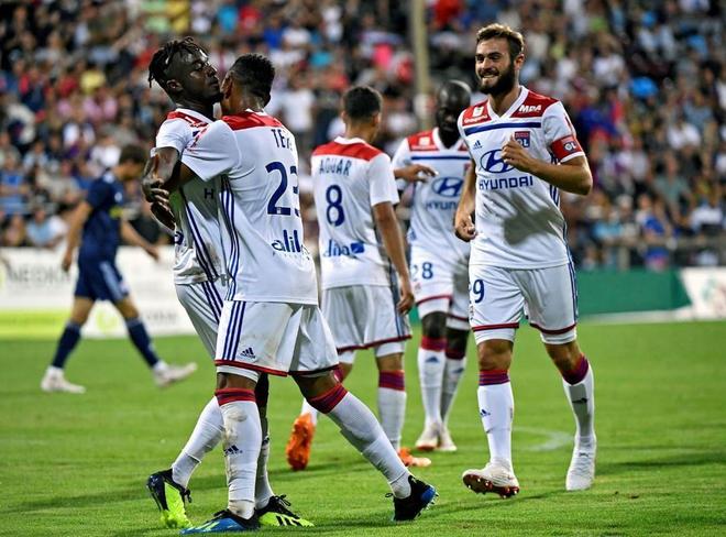 法甲洛里昂1-1巴黎圣日耳曼巴黎继续领跑的简单介绍  第2张