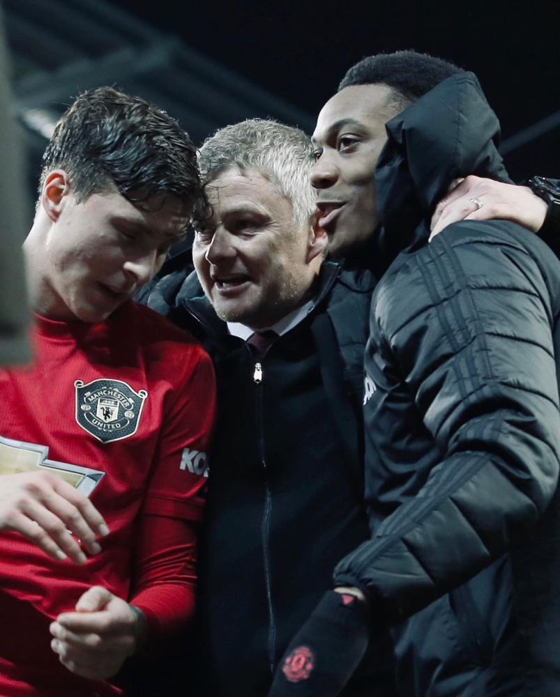 包含勒沃库森与林德洛夫谈判滕哈格盼师徒重聚的词条 第2张 包含勒沃库森与林德洛夫谈判滕哈格盼师徒重聚的词条 第2张