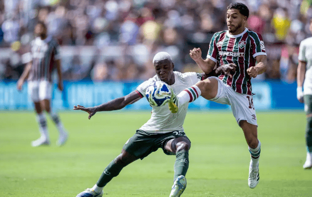 包含世俱杯弗鲁米嫩塞0-2切尔西切尔西晋级决赛的词条