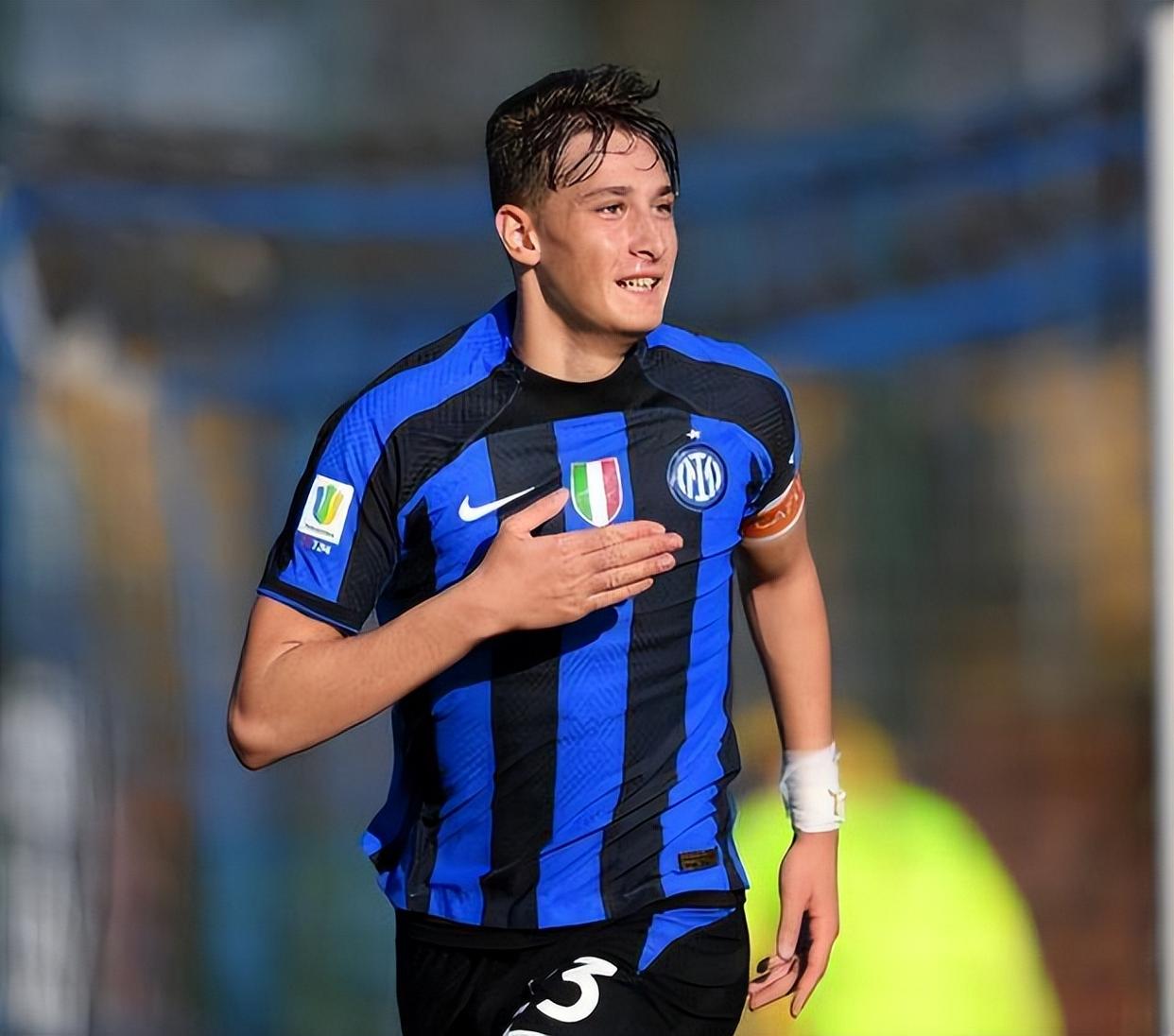 关于米兰加速推进霍伊伦的谈判球员离开曼联的可能性正在增加的信息 第1张 关于米兰加速推进霍伊伦的谈判球员离开曼联的可能性正在增加的信息 第1张