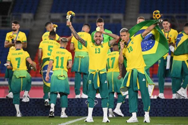 包含巴西公布最新一期名单拉菲尼亚、吉马良斯入选的词条  第2张