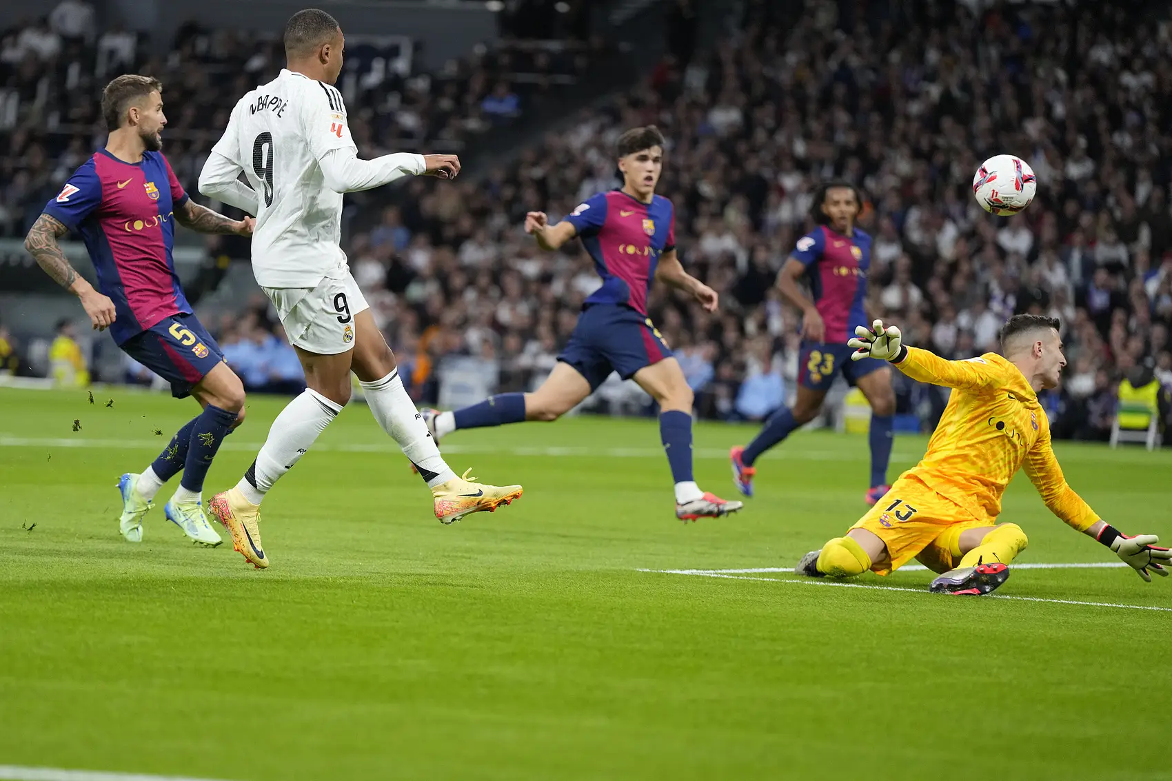 西甲赛事推荐：皇马VS奥萨苏纳前瞻银河战舰力争开门红的简单介绍  第1张