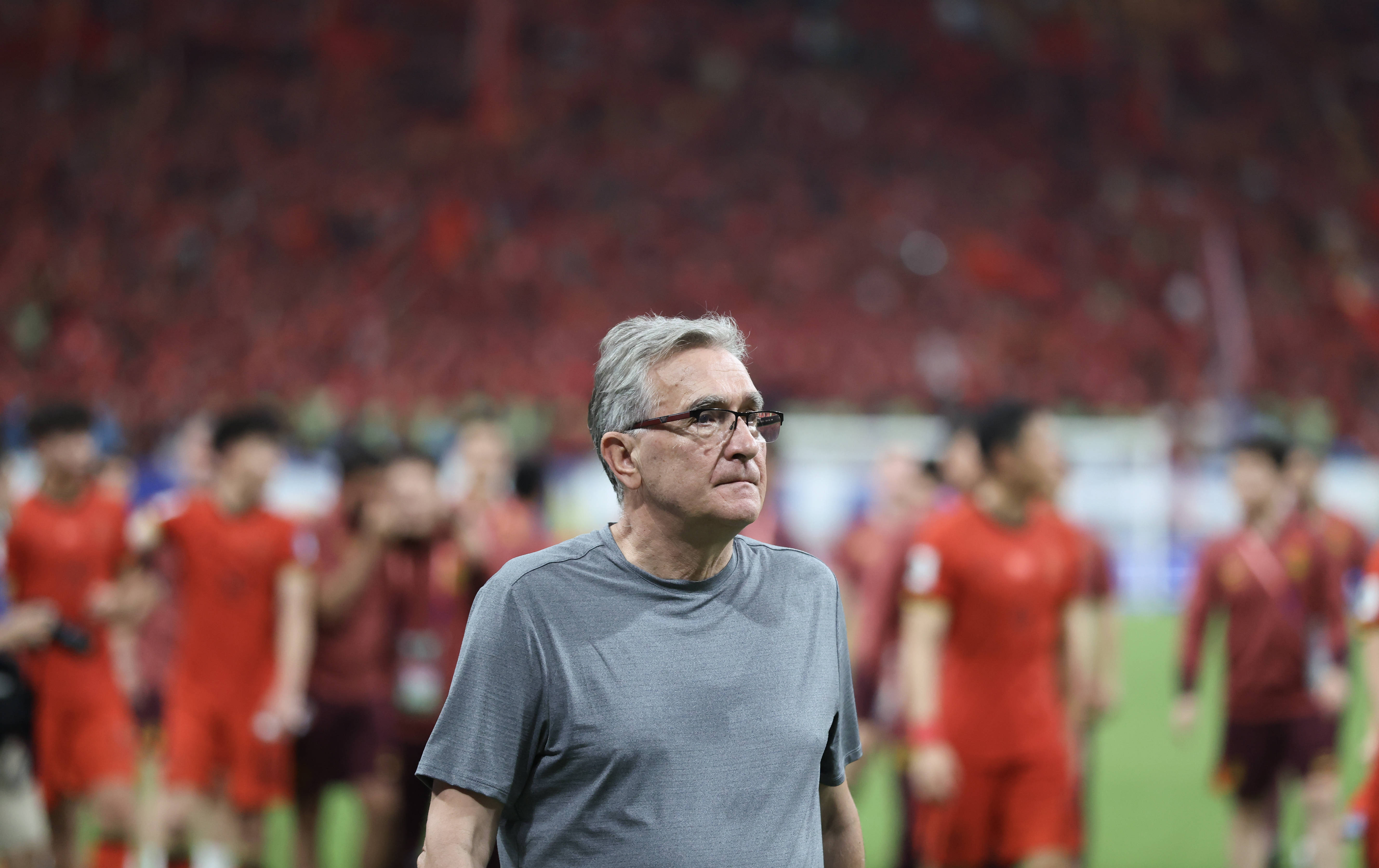 国足训练将连续三天全封闭教练组将确立主力阵容 第1张 国足训练将连续三天全封闭教练组将确立主力阵容 第1张