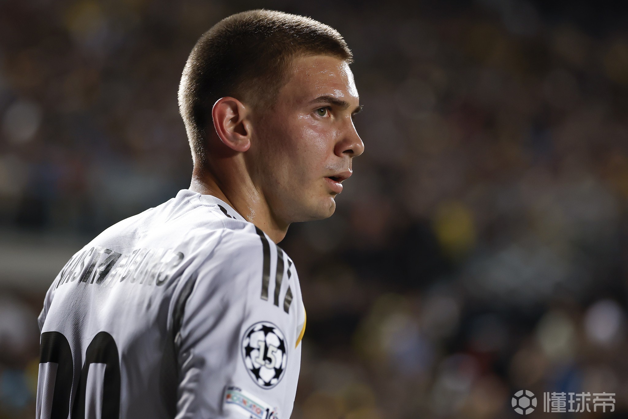 罗马诺:皇马今夏不回购帕斯已完成马斯坦托诺的交易的简单介绍 第2张 罗马诺:皇马今夏不回购帕斯已完成马斯坦托诺的交易的简单介绍 第2张