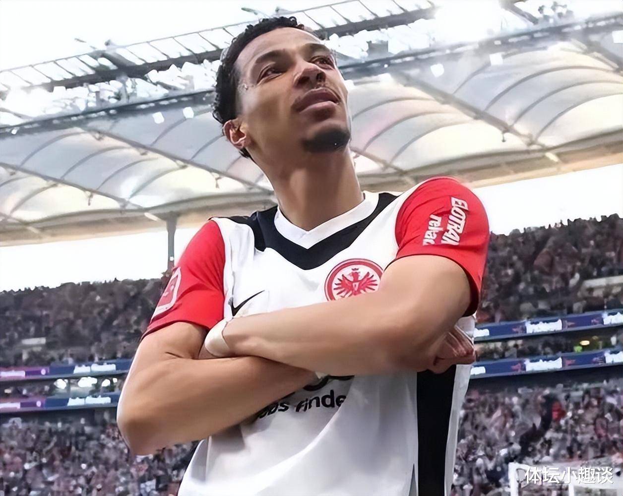 伊萨克首次接受利物浦采访表示想要实现目标和主要奖杯的简单介绍