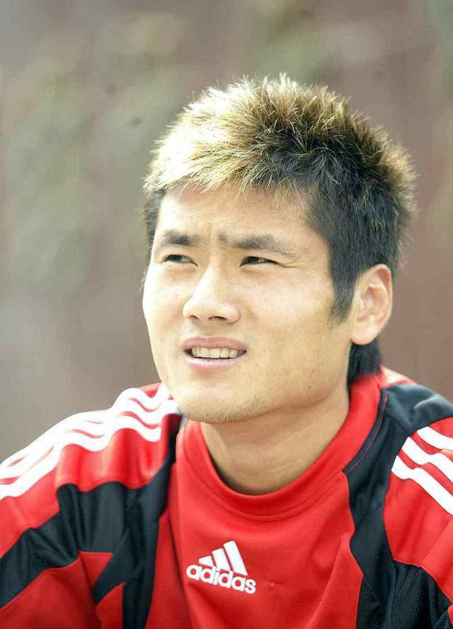 关于邵佳一去年才首次独立带队曾担任国足助教的信息  第1张