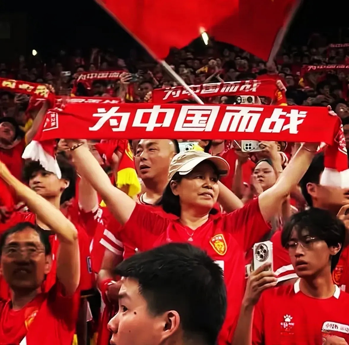 包含国足在重庆进行首次公开训练为世预赛收官战做准备的词条 第1张 包含国足在重庆进行首次公开训练为世预赛收官战做准备的词条 第1张