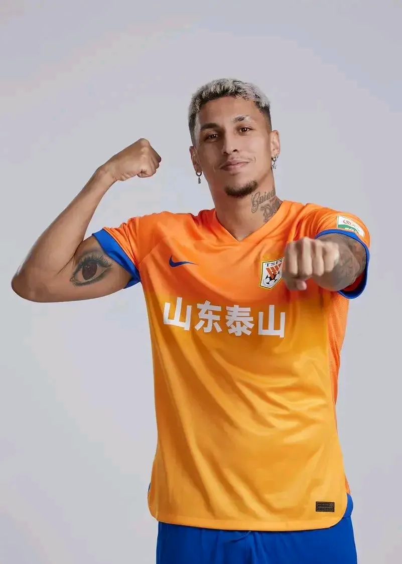 9岁小将被鲁能泰山足校选中教练们盛赞这孩子天生就适合当守门员的简单介绍