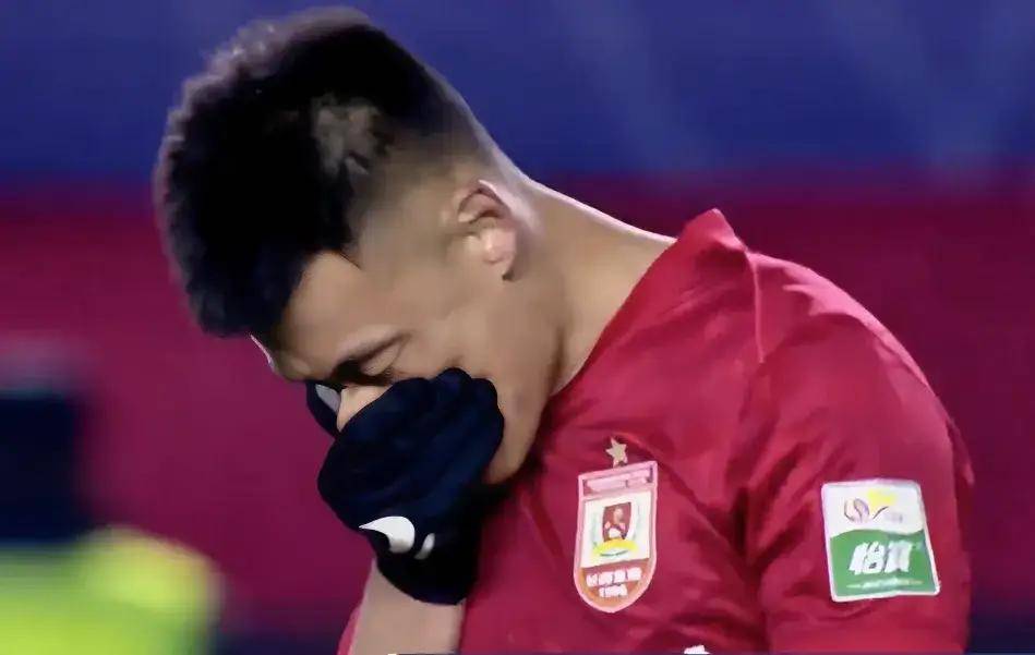 中超北京国安2-1长春亚泰张稀哲建功谭龙破门难救主的简单介绍